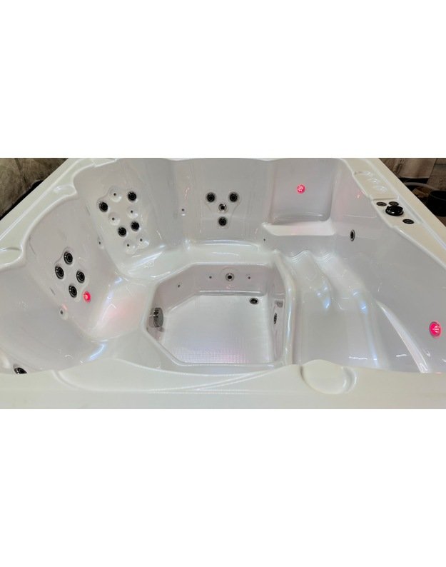 Whirlpools mit Acryleinsatz 2.20 x 2.20m - 6 plätze 18