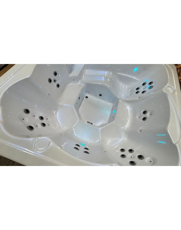 Whirlpools mit Acryleinsatz 2.20 x 2.20m - 6 plätze 17