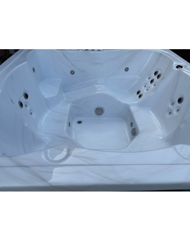 Whirlpools mit Acryleinsatz 2.20 x 2.20m - 6 plätze 3