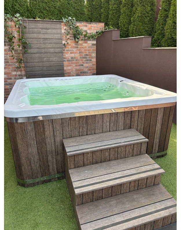 Whirlpools mit Acryleinsatz 2.20 x 2.20m - 6 plätze 8