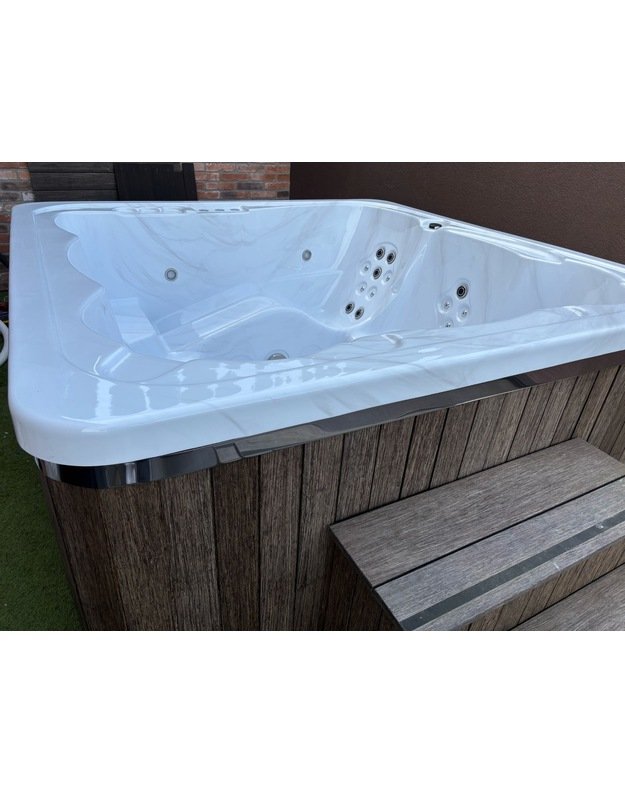 Whirlpools mit Acryleinsatz 2.20 x 2.20m - 6 plätze 4