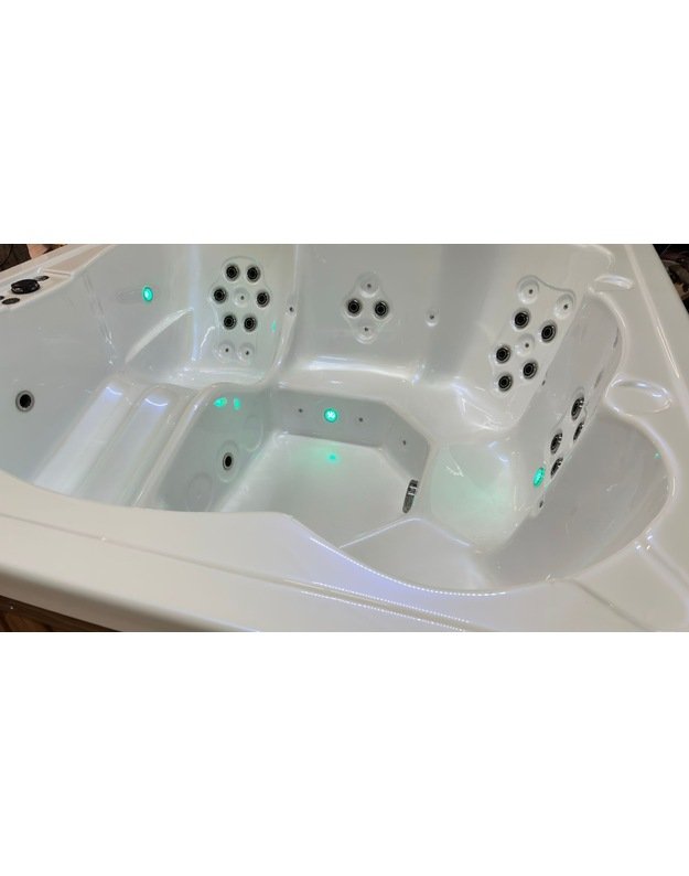 Whirlpools mit Acryleinsatz 2.20 x 2.20m - 6 plätze 16